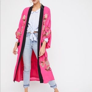 Sale💫NWOT Free People embroidered Kimono